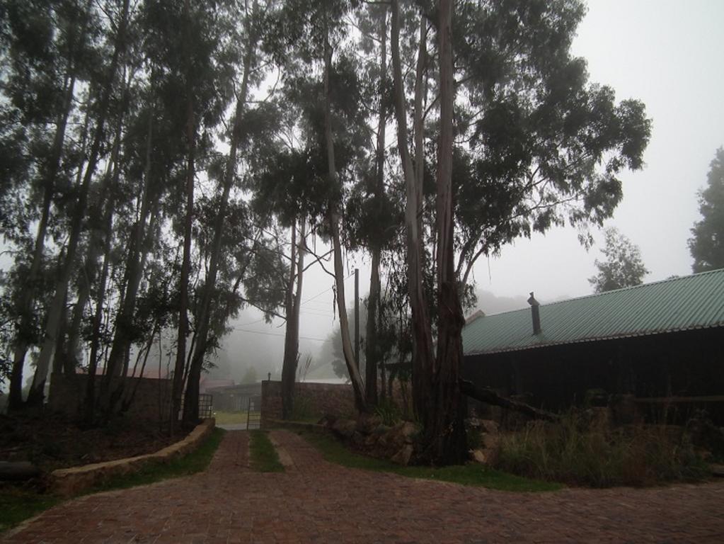 Kliphuisjes Dullstroom Buitenkant foto