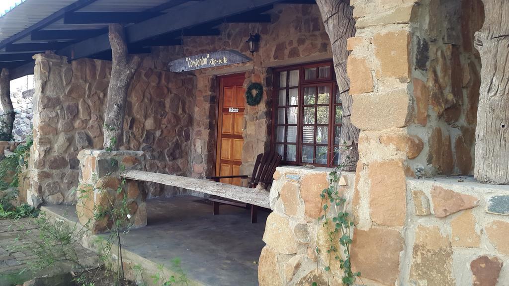 Kliphuisjes Dullstroom Buitenkant foto