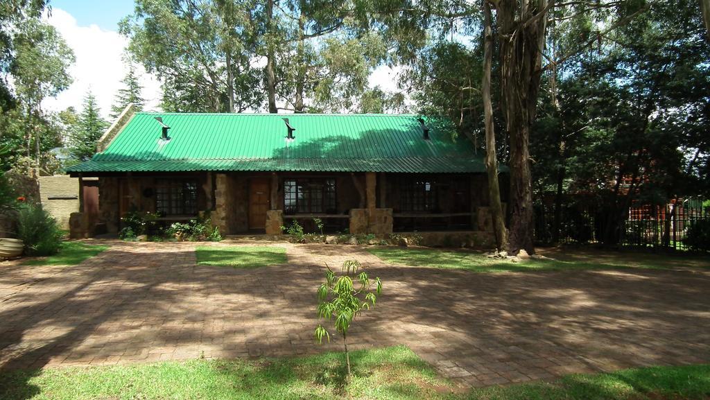 Kliphuisjes Dullstroom Buitenkant foto