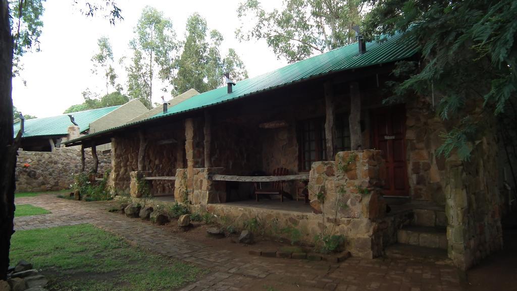 Kliphuisjes Dullstroom Buitenkant foto