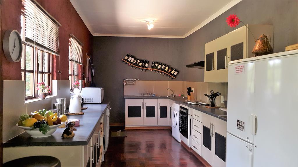 Kliphuisjes Dullstroom Buitenkant foto