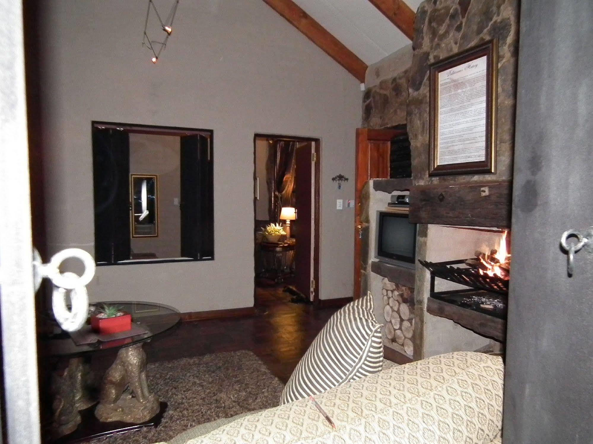 Kliphuisjes Dullstroom Buitenkant foto