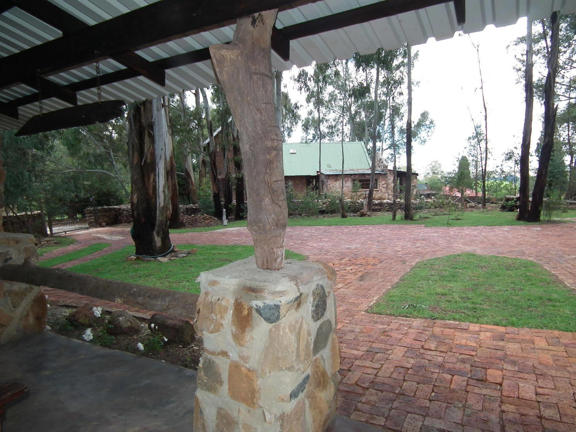 Kliphuisjes Dullstroom Buitenkant foto