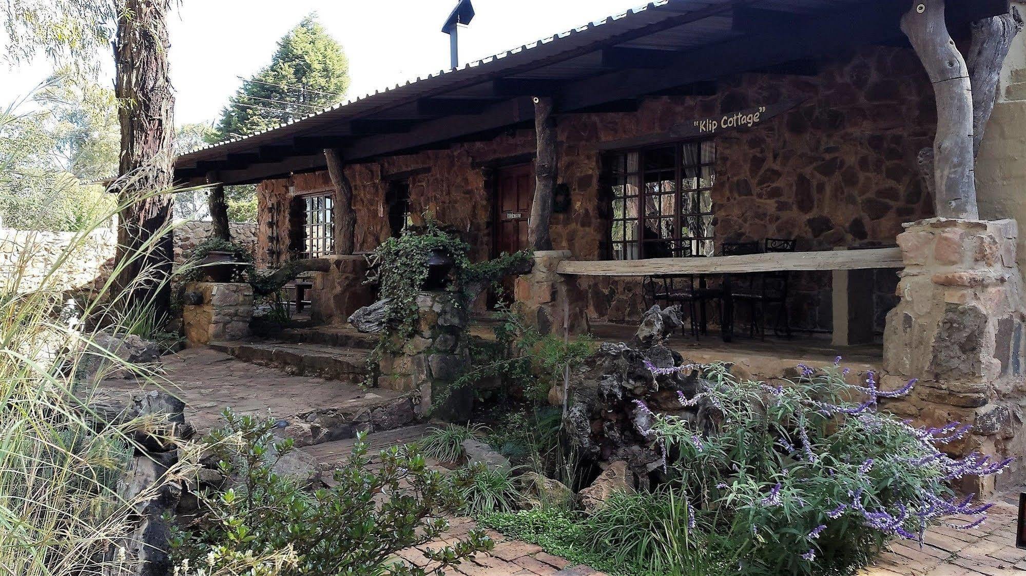 Kliphuisjes Dullstroom Buitenkant foto