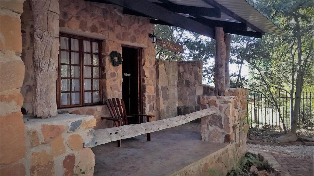 Kliphuisjes Dullstroom Buitenkant foto